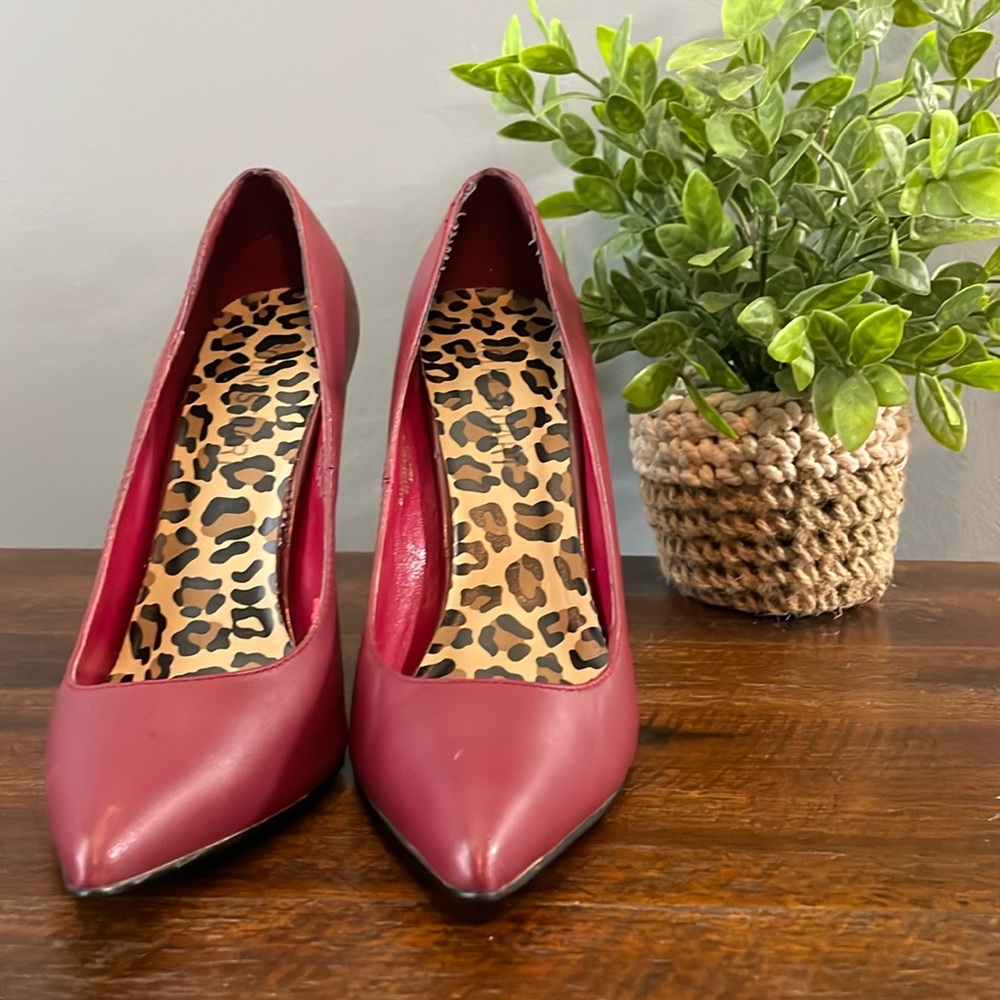 COLLIN STUART SIZE 7.5, MAROON